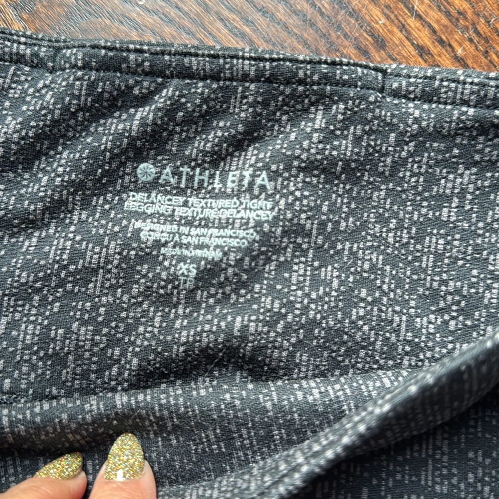 Athleta XS leggings gray toned print ankle - Picture 2 of 9